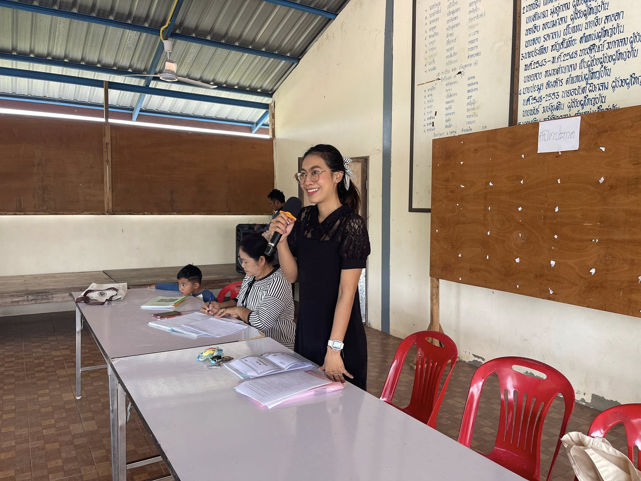 พช. ขามสะแกแสง ลงพื้นที่ติดตามการดำเนินงานโครงการแก้ไขปัญหาความยากจน (กข.คจ.)