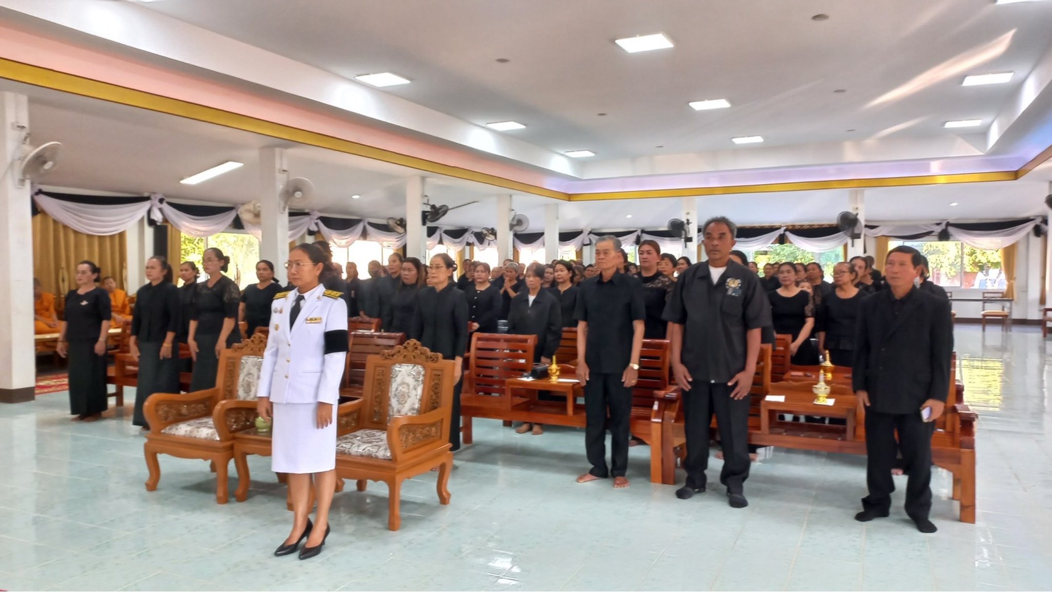 พช. ขามสะแกแสง ร่วมประกอบพิธีบำเพ็ญกุศลสวดพระพุทธมนต์ เพื่ออุทิศถวายพระราชกุศลแด่สมเด็จพระนางเจ้าสิริกิติ์พระบรมราชินีนาถ พระบรมราชนนีพันปีหลวง